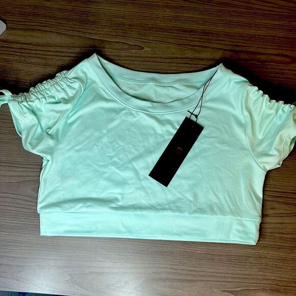 NWT Mono B crop top with Ruched sleeve - Picture 1 of 2